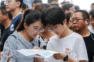 连场破门！马杜埃凯半场6次赢得对抗、4次抢断等多项数据均为最高